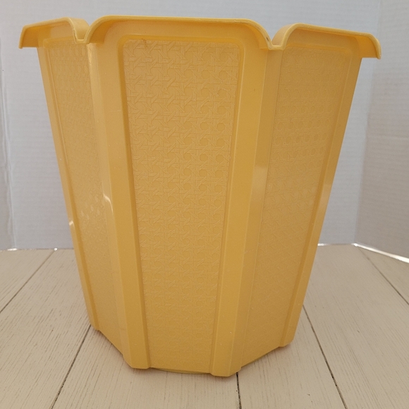 Vintage Rubbermaid yellow goldenrod waste basket trash can MCM 70s 80s retro - Picture 8 of 11
